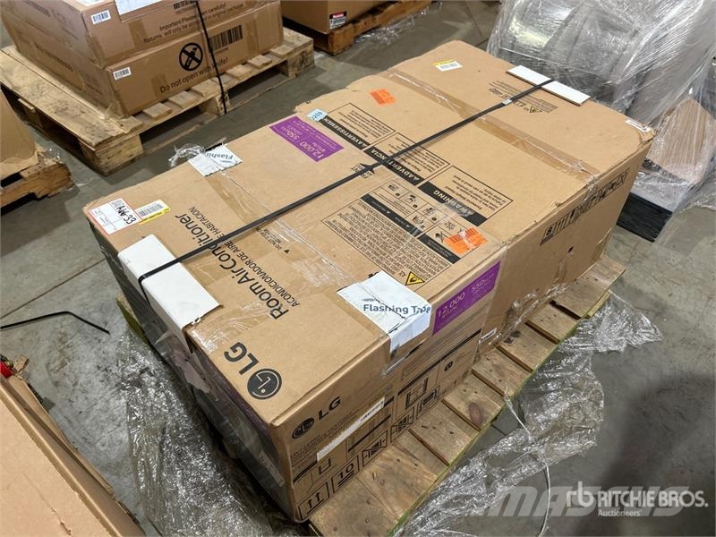 (1) 12000 BTU LG & 12000 Whirlpool Air Conditione Topení a zařízení pro rozmrazování