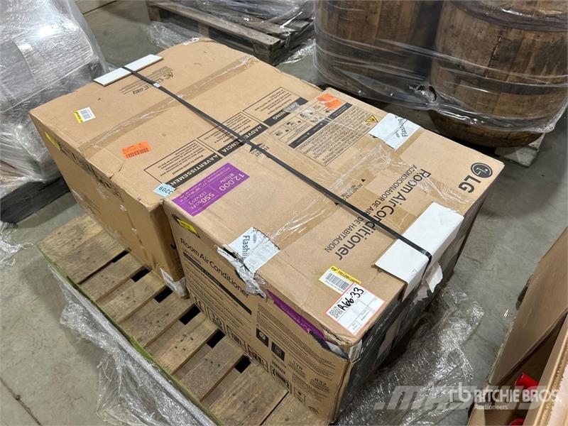 (1) 12000 BTU LG & 12000 Whirlpool Air Conditione Topení a zařízení pro rozmrazování
