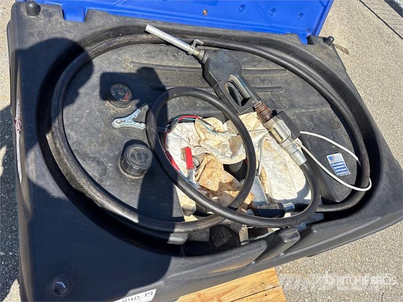  116 gal Portable Poly Gasoline Fuel Tank Degvielas un piedevu tvertnes