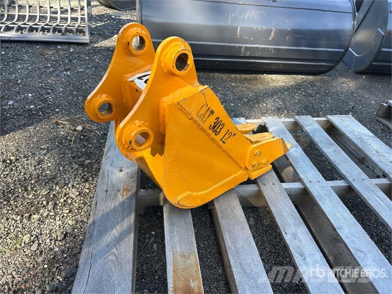 12 in Digging Excavator Bucket Baldes