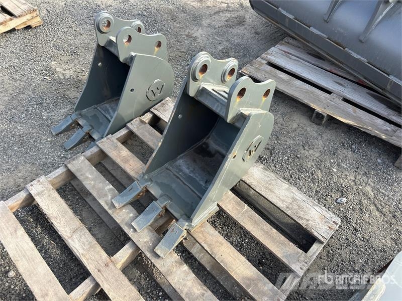  12 in Digging Excavator Bucket Baldes