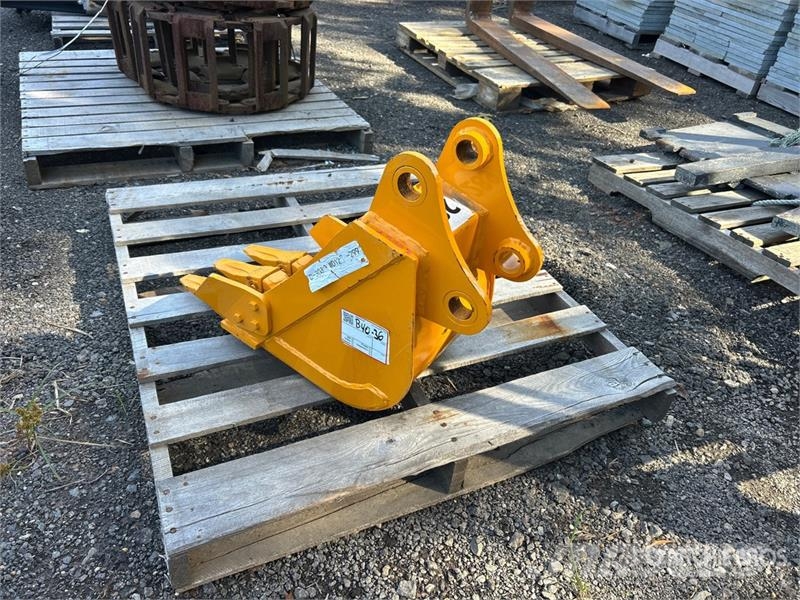 12 in Digging Excavator Bucket Baldes