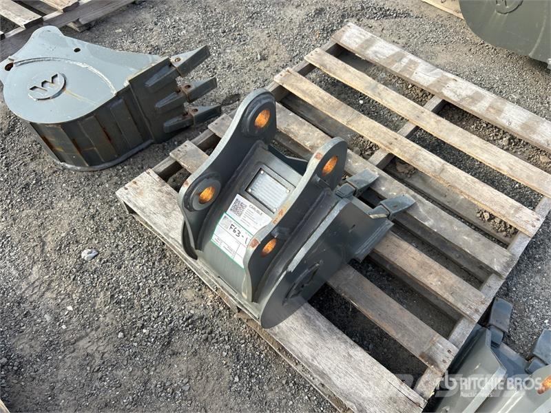  12 in Digging Excavator Bucket Baldes