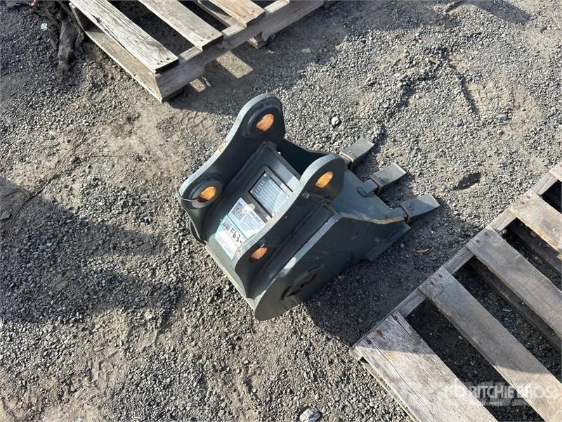  12 in Digging Excavator Bucket Baldes