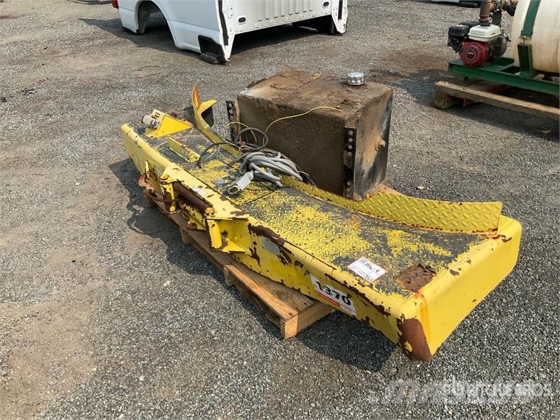 12UA8X3R1H 12000 lb Winch & Bumper Ostale kargo komponente