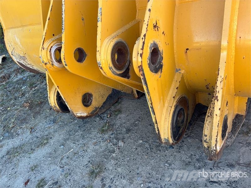  144 in 9.8 cyd Aggregate Handler Bucket Wheel Load دلاء