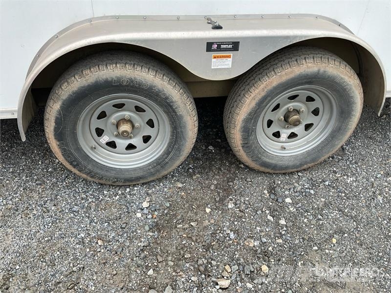  16 ft T/A Enclosed Trailer 厢式拖车