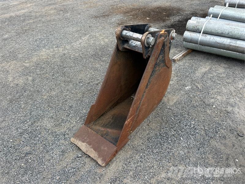 18 in Digging Backhoe Rear Bucket Buckets