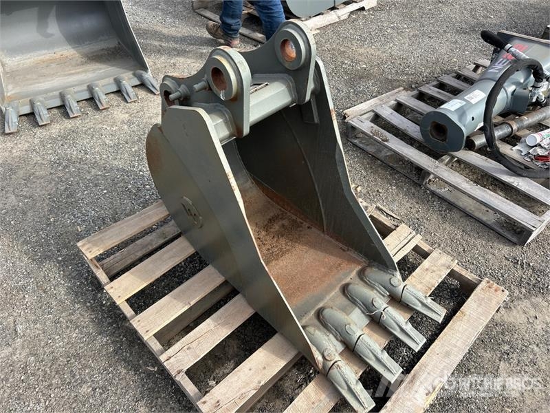  18 in Digging Excavator Bucket Baldes