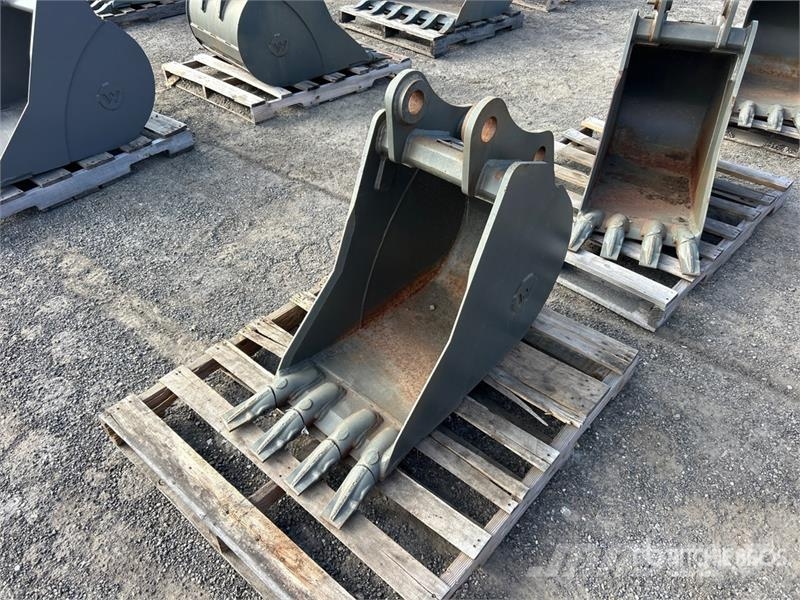 18 in Digging Excavator Bucket Baldes