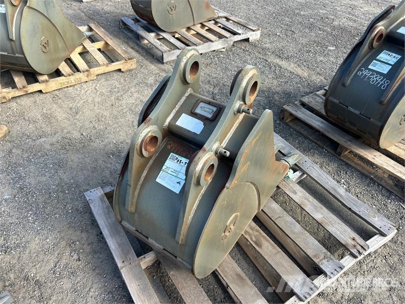 18 in Digging Excavator Bucket Baldes