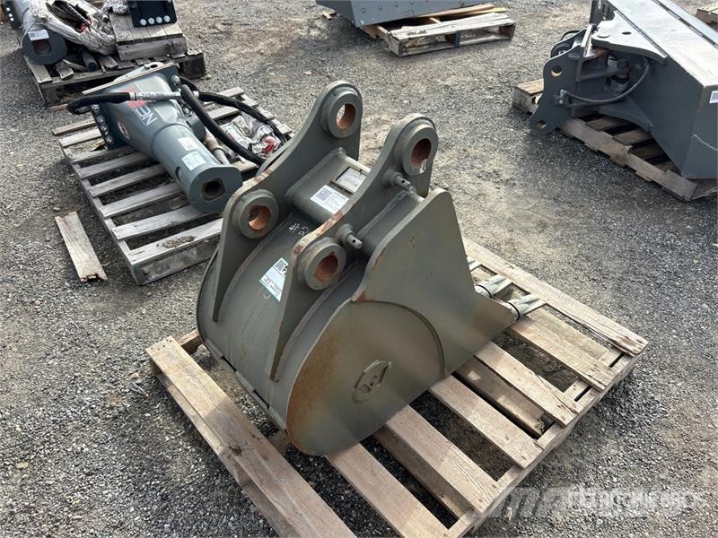  18 in Digging Excavator Bucket Baldes