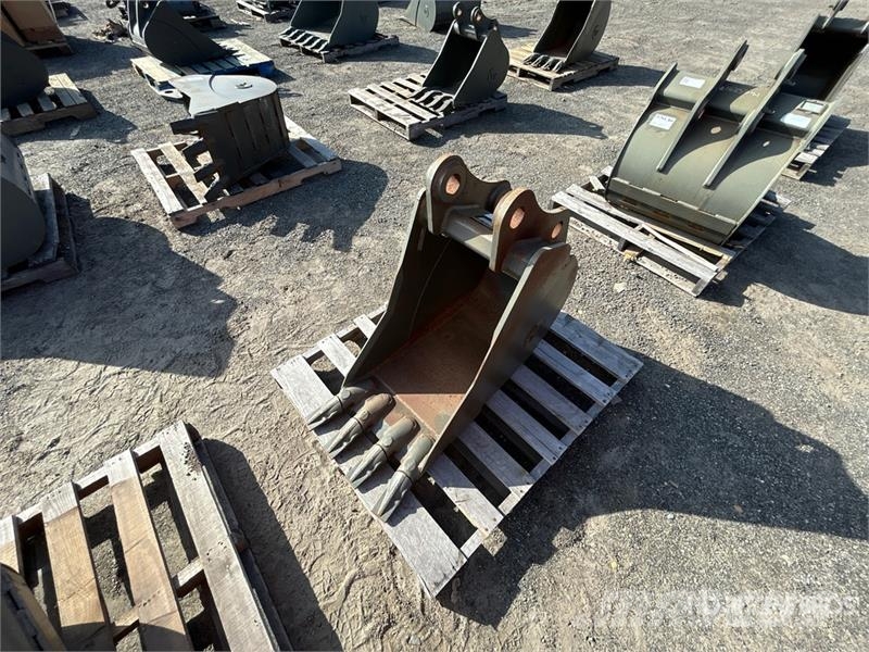 18 in Digging Excavator Bucket Baldes
