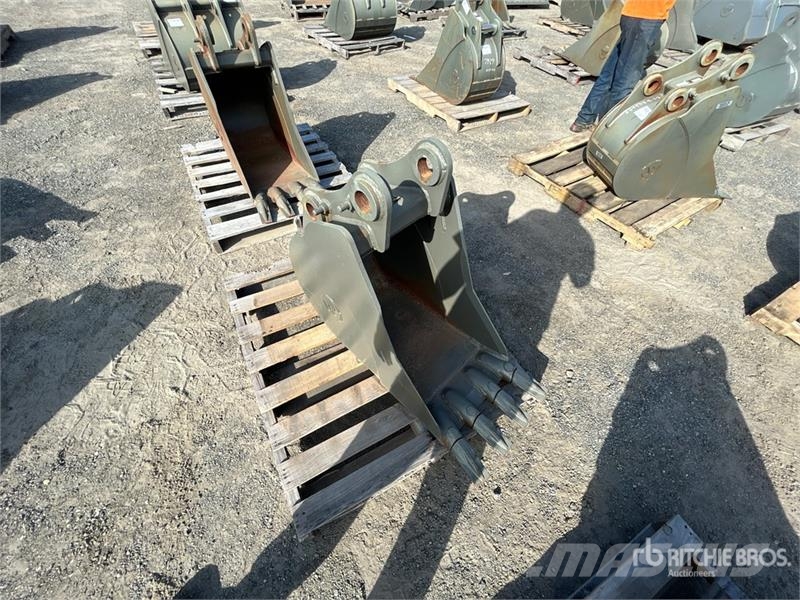  18 in Digging Excavator Bucket Baldes