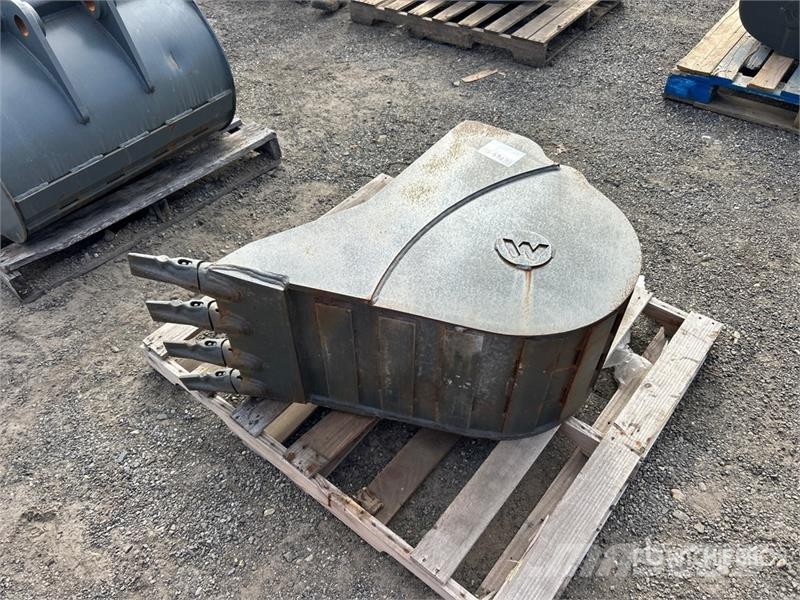  18 in Digging Excavator Bucket Baldes