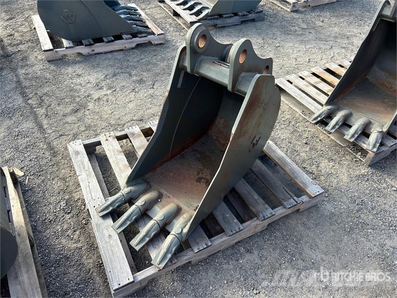 18 in Digging Excavator Bucket Baldes
