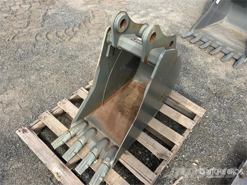  18 in Digging Excavator Bucket Baldes