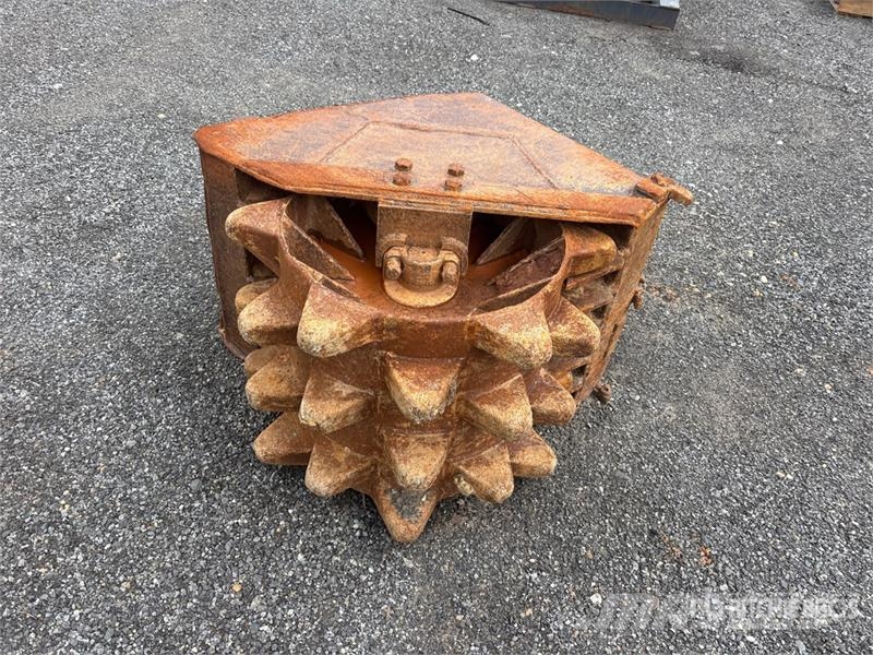 20 in Excavator Compaction Wheel Other components