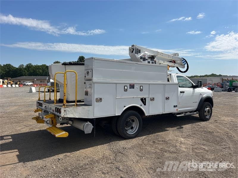 2020 Altec AT40G 40 ft on Ram 5500 4x4 Bucket Tru Autoplošiny