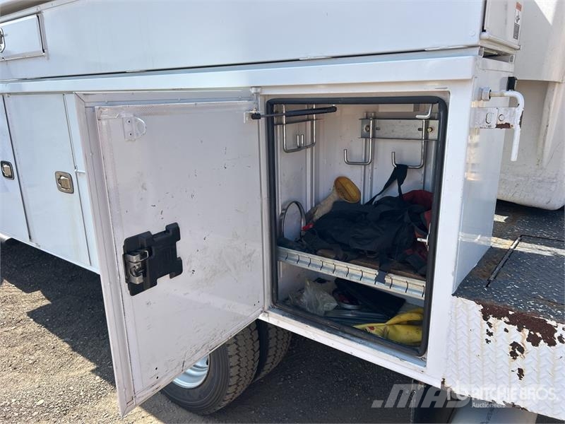 2020 Altec AT40G 40 ft on Ram 5500 4x4 Bucket Tru Autoplošiny