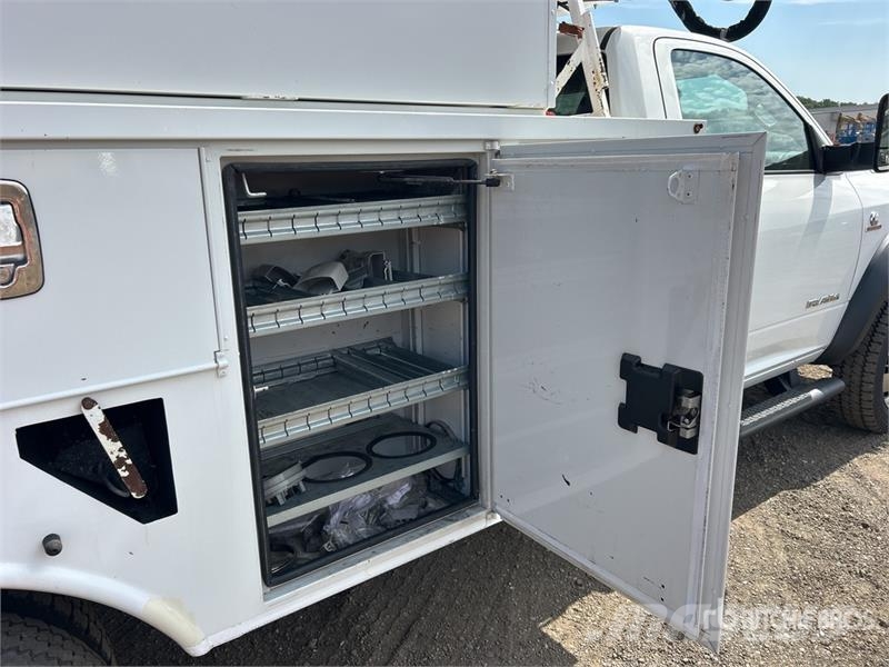 2020 Altec AT40G 40 ft on Ram 5500 4x4 Bucket Tru Autoplošiny