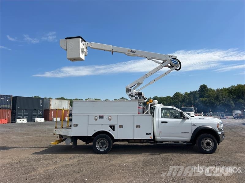 2020 Altec AT40G 40 ft on Ram 5500 4x4 Bucket Tru Autoplošiny