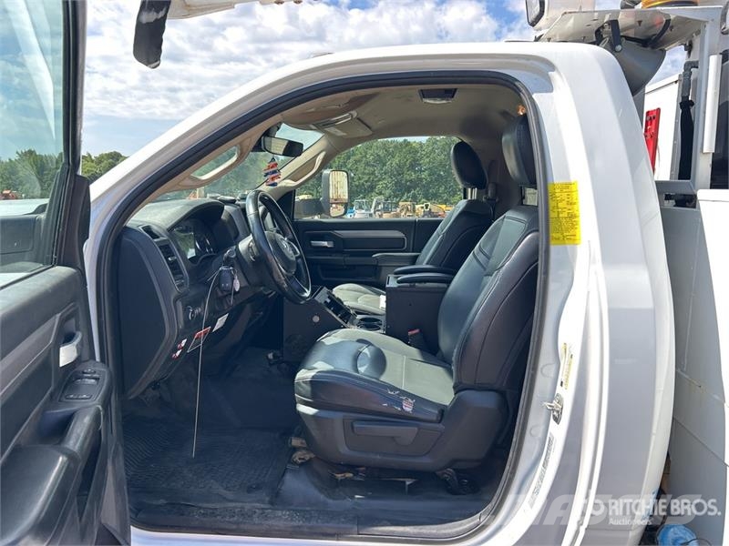 2020 Altec AT40G 40 ft on Ram 5500 4x4 Bucket Tru Autoplošiny
