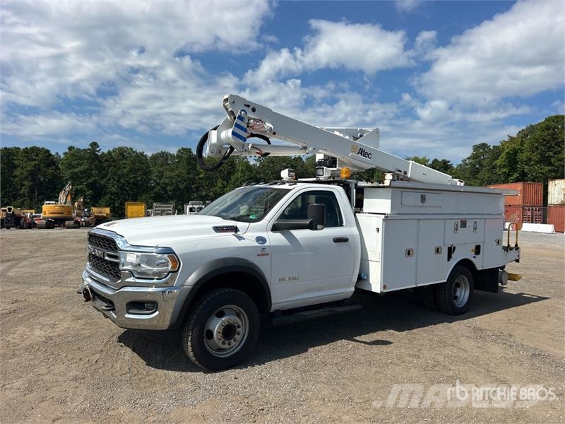2020 Altec AT40G 40 ft on Ram 5500 4x4 Bucket Tru Autoplošiny
