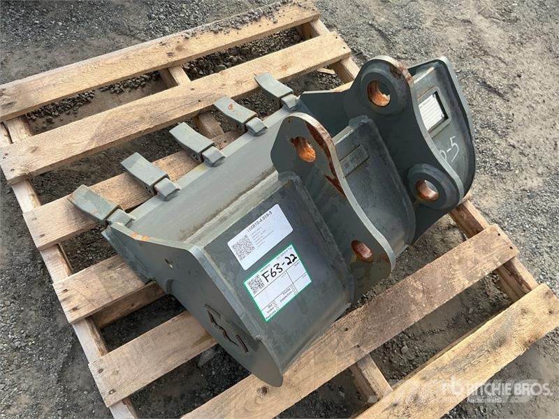  24 in Digging Excavator Bucket Baldes