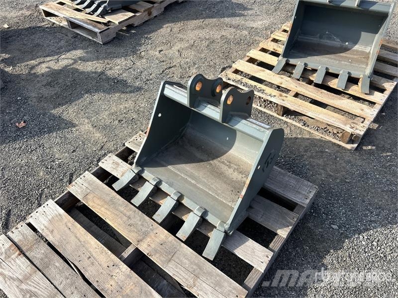 24 in Digging Excavator Bucket Baldes