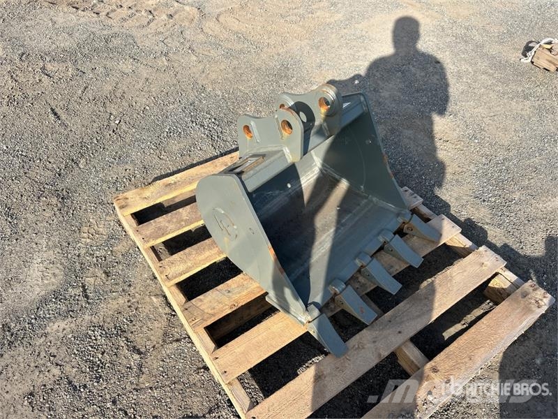  24 in Digging Excavator Bucket Baldes