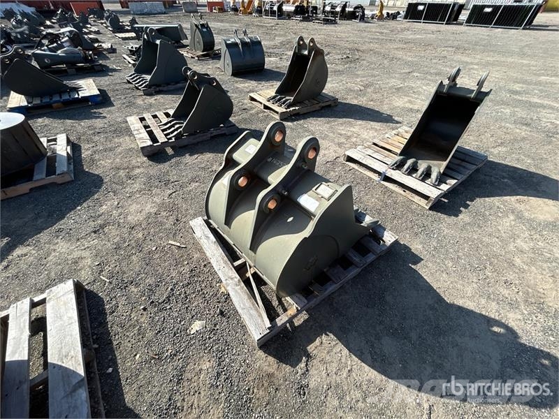  30 in Digging Excavator Bucket Baldes