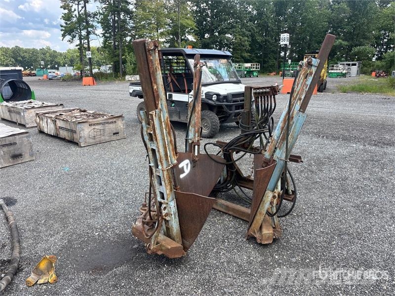 32 in Skid Steer Tree Spade - Fits Bobcat Other components
