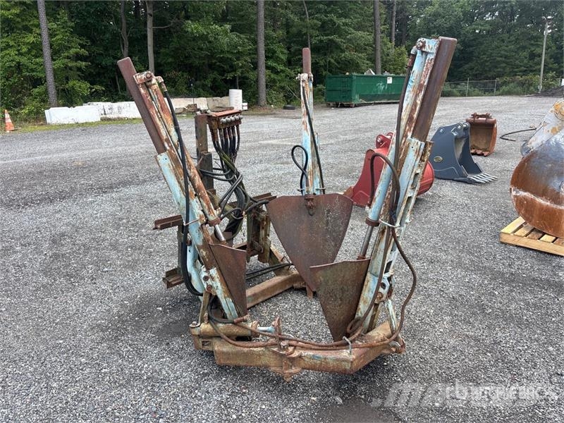 32 in Skid Steer Tree Spade - Fits Bobcat Other components