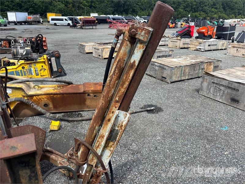 32 in Skid Steer Tree Spade - Fits Bobcat Other components