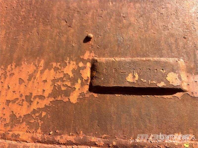 36 in Digging Excavator Bucket Baldes