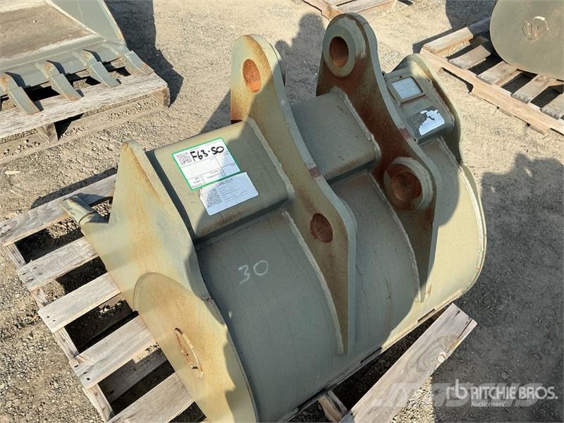 36 in Digging Excavator Bucket Baldes