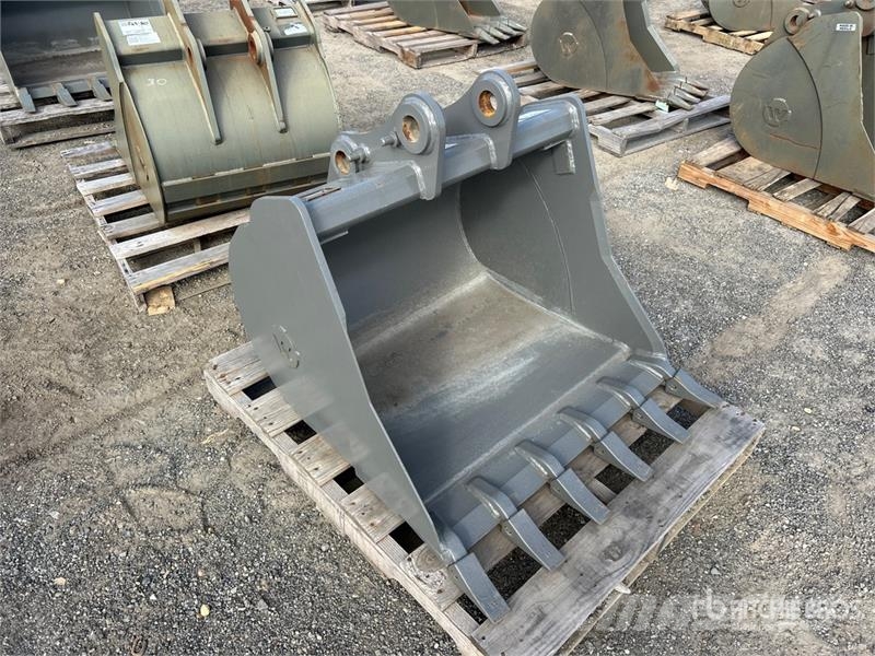36 in Digging Excavator Bucket Baldes