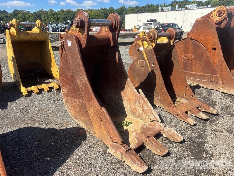 36 in Digging Excavator Bucket Baldes