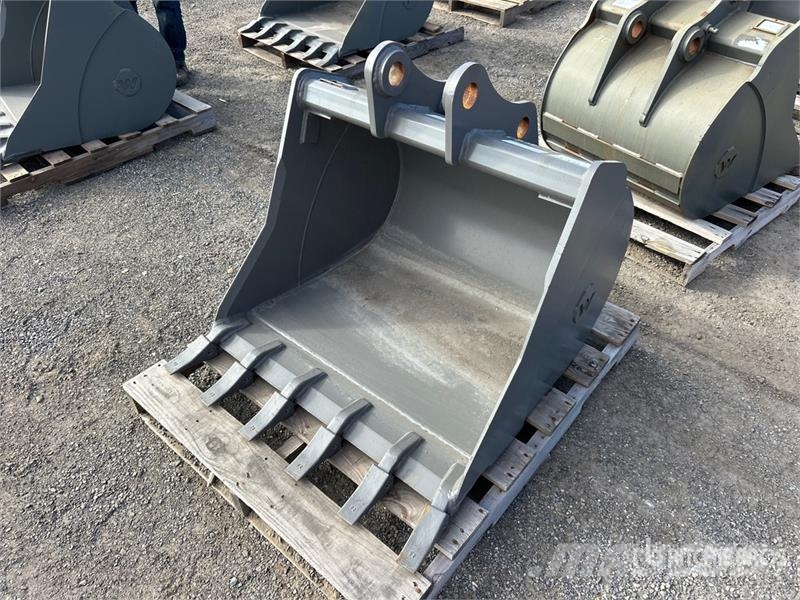 36 in Digging Excavator Bucket Baldes