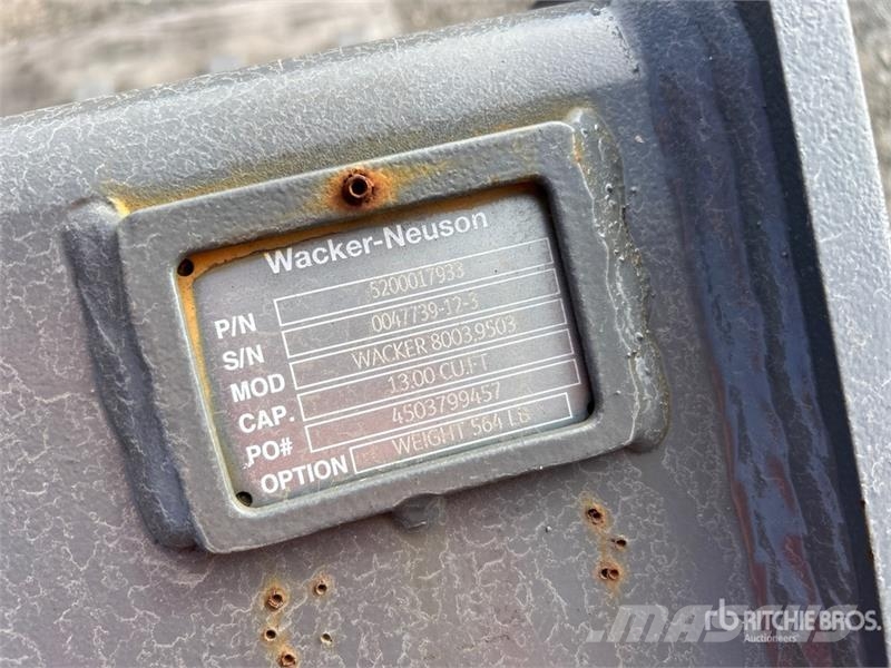 36 in Digging Excavator Bucket Baldes