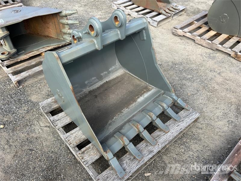  36 in Digging Excavator Bucket Baldes