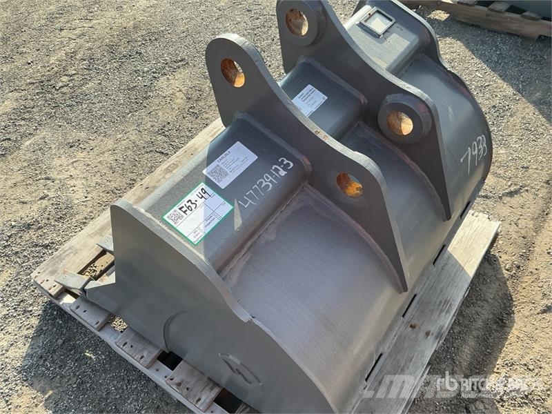36 in Digging Excavator Bucket Baldes