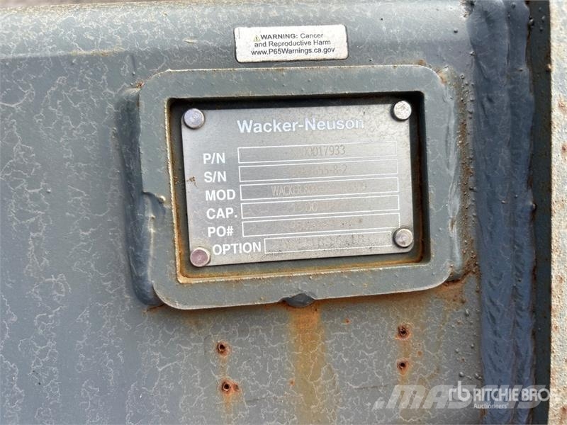  36 in Digging Excavator Bucket Baldes