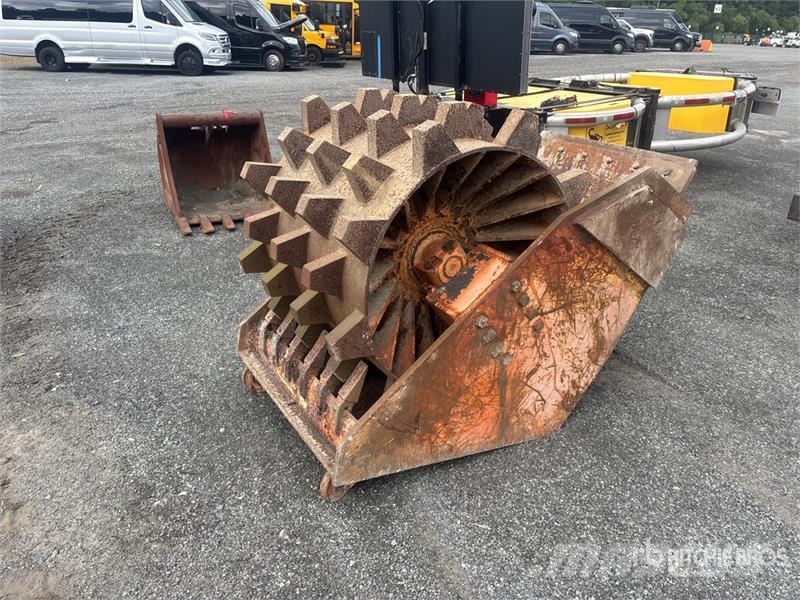  36 in Excavator Compactor Attachment - Fits Cat 34 Other components