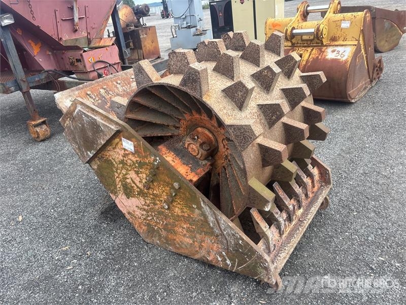  36 in Excavator Compactor Attachment - Fits Cat 34 Other components
