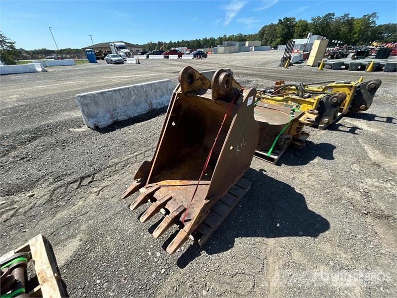 38 in Digging Excavator Bucket Baldes