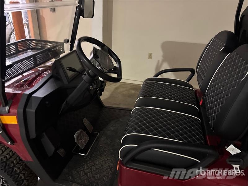  4 Seat Crimson Golf Cart Гольф-кары