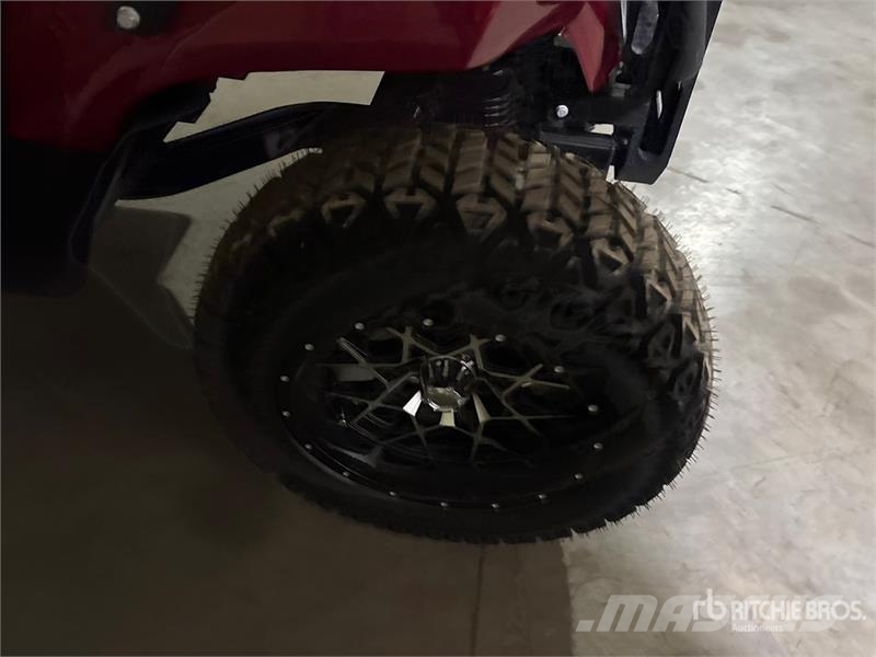  4 Seat Crimson Golf Cart Гольф-кары