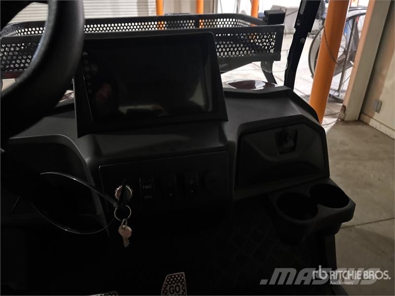  4 Seat Crimson Golf Cart Гольф-кары